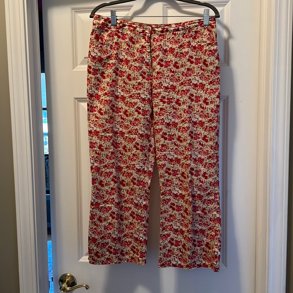 Anthropology Gloral Capri Pants Size 6
